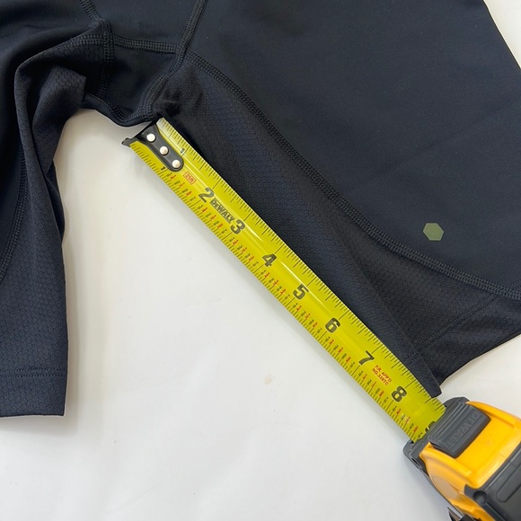 NWT Under Armour compression shorts - Picture 2 of 10